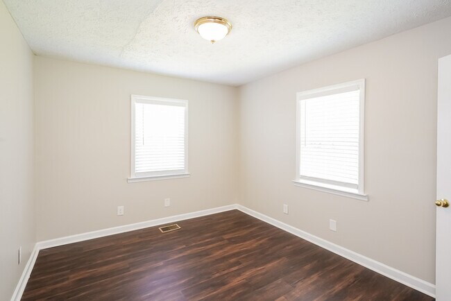 Building Photo - Bright Nashville Home with 4 Bedrooms