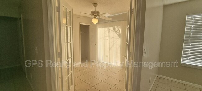 Building Photo - 956 Forest Ridge Ct