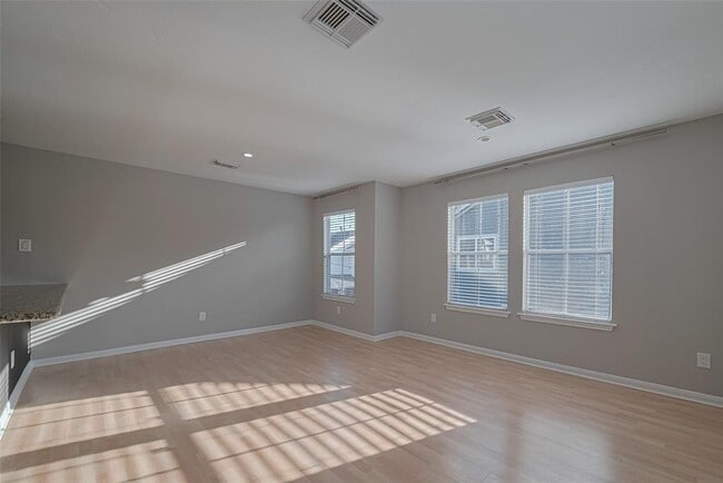 Building Photo - 1101 Saulnier St
