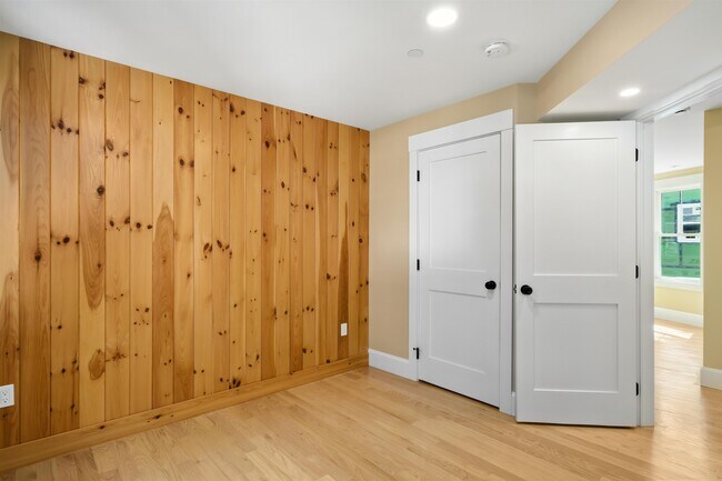 Building Photo - 8 Water St