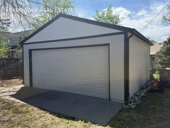 Building Photo - 2120 Irving St