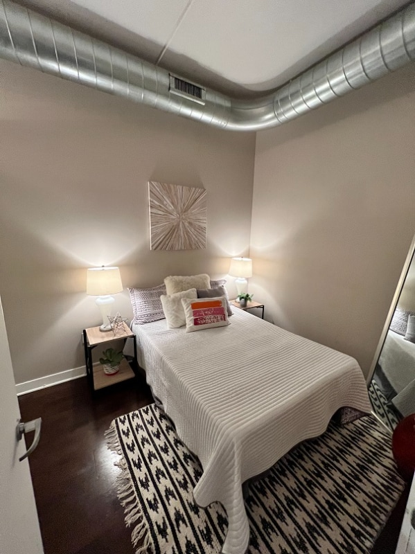 Building Photo - 650 W Wayman St