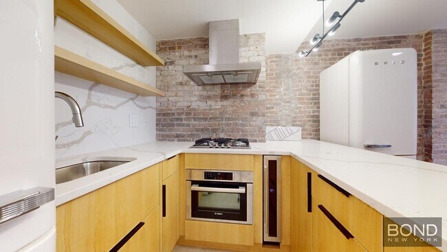 Building Photo - 33 Crosby St