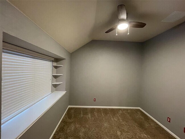 Building Photo - 108 Lasino Dr