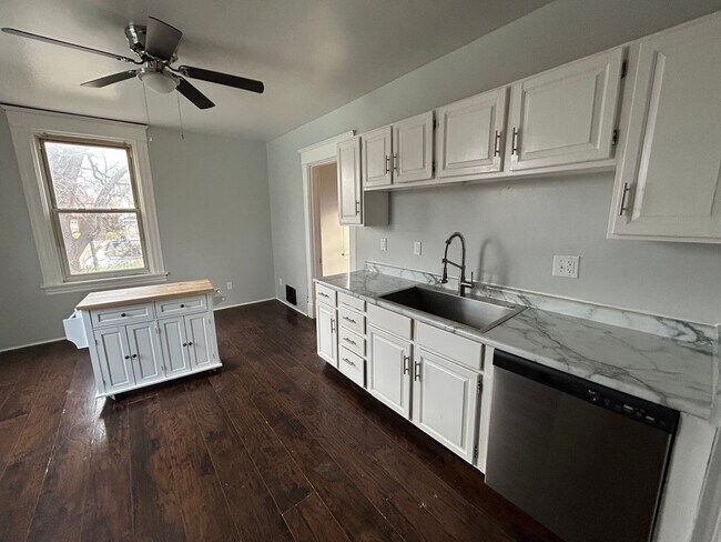 Building Photo - Cozy Duplex in Cheviot