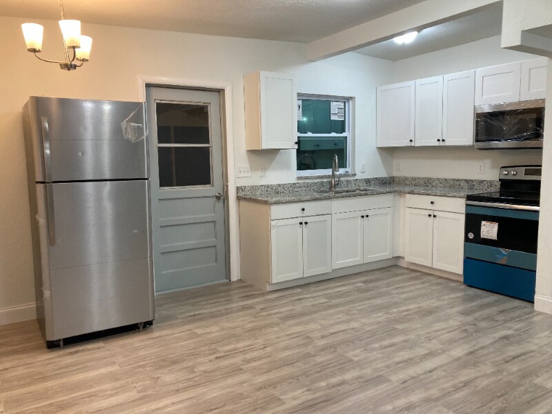 Building Photo - 4925 S 83rd St