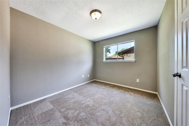 Building Photo - 9814 Appleridge Dr
