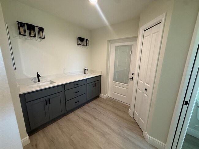Building Photo - 16382 SE 83rd Ave
