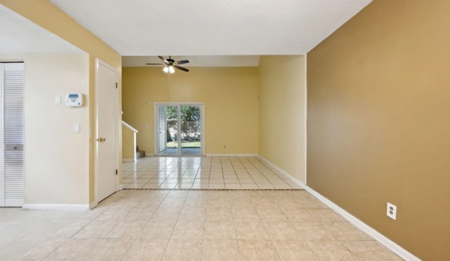 Building Photo - 2/2 townhome located near NAS Jax