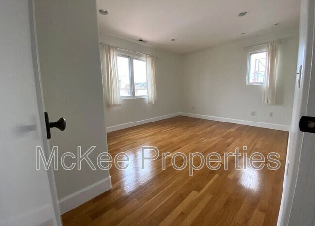 Building Photo - 517 Fifth Street