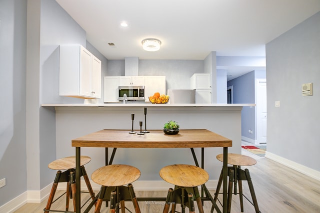 Building Photo - 3815 S Langley Ave