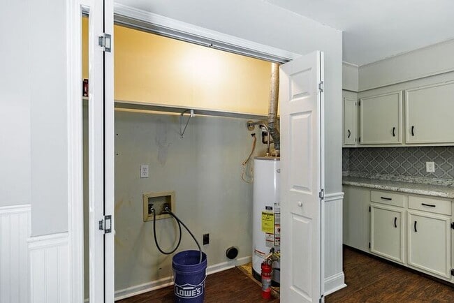 Building Photo - 145 VFW Dr