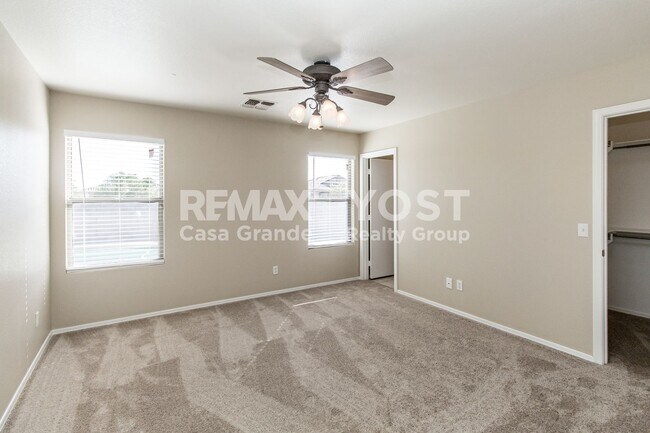 Building Photo - Splash Into Easy Living!