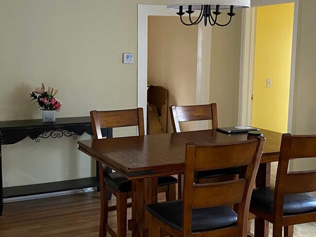 Building Photo - 74 Moore Ave