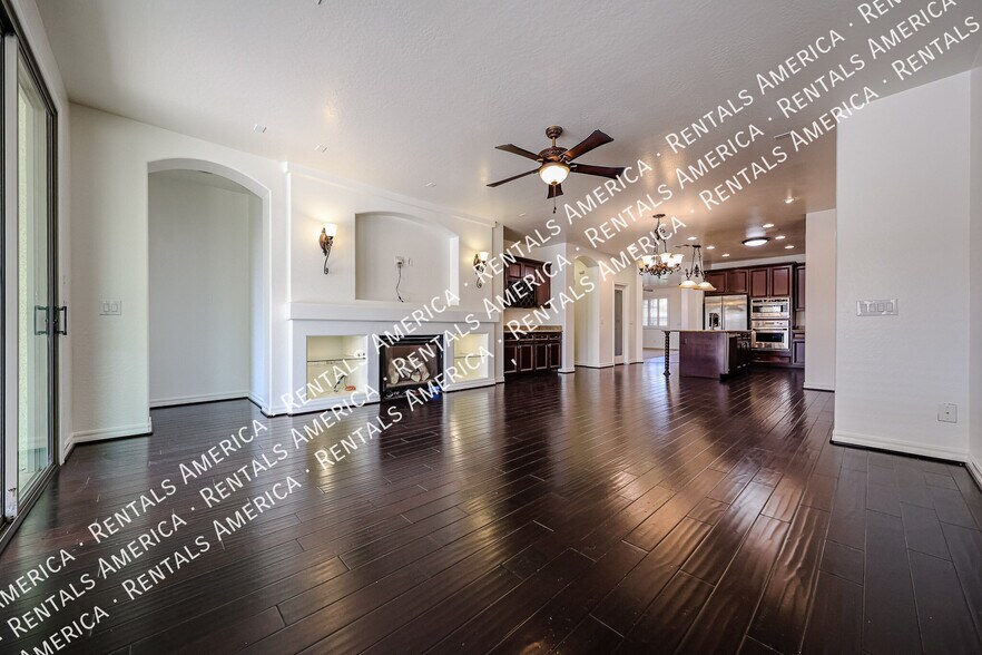 Building Photo - 613 W San Carlos Way