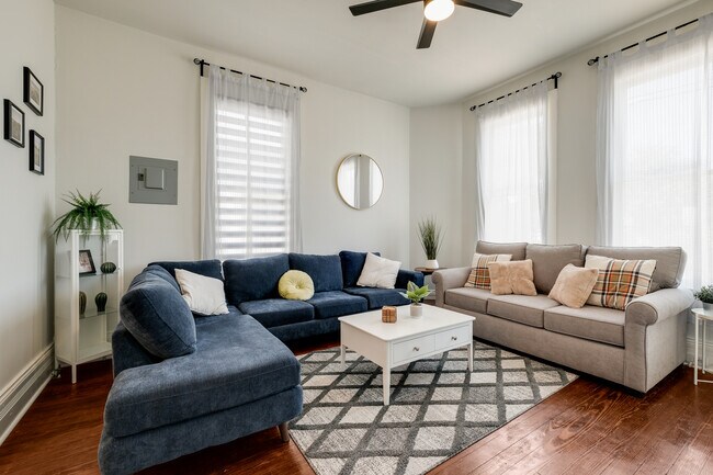 Building Photo - 732 Lamar St