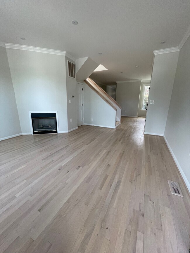 Building Photo - 3131 11th St NW