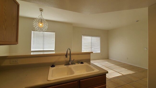 Building Photo - Condo in Southwest Las Vegas