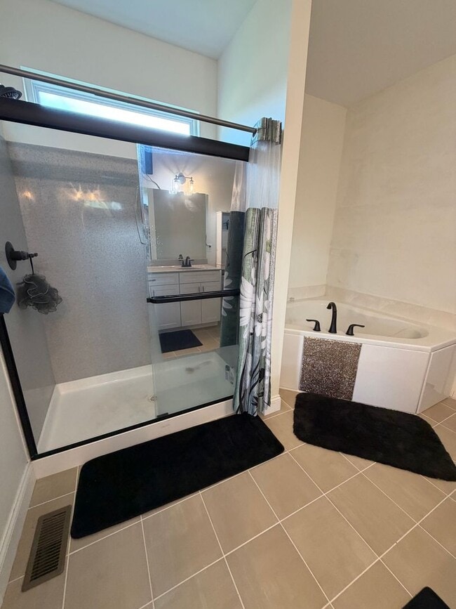 Building Photo - 1204 Yeats Ct