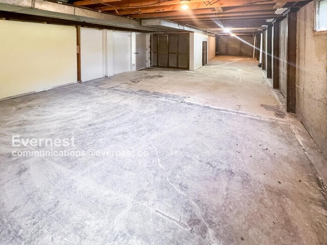 Building Photo - 16604 W 145th Terrace