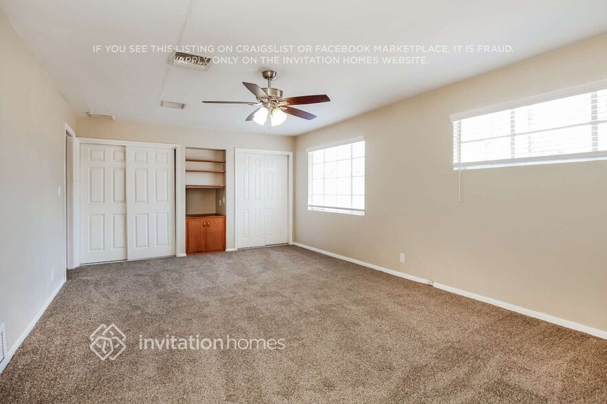 Building Photo - 657 N Sunland Dr