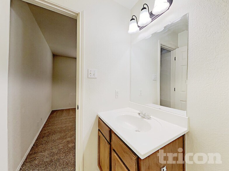 Building Photo - 9607 Kennebec Way