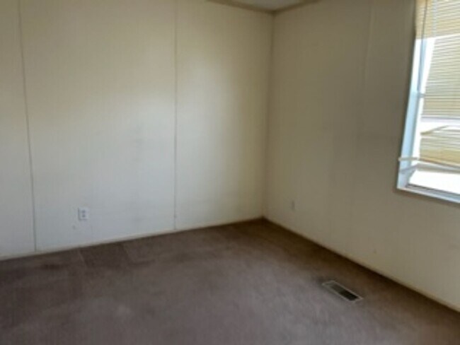 Building Photo - For Lease - 7100 Airline #708 - Midland, TX