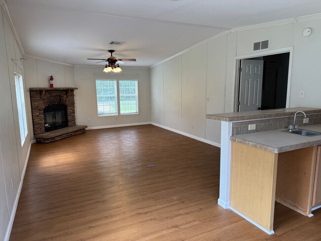 Building Photo - 4 Bedroom 2 Bath Double Wide in North Wakulla