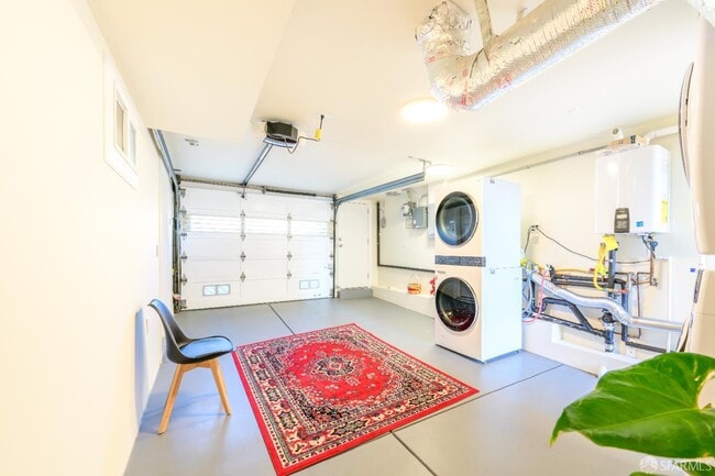 Building Photo - 2371 30th Ave