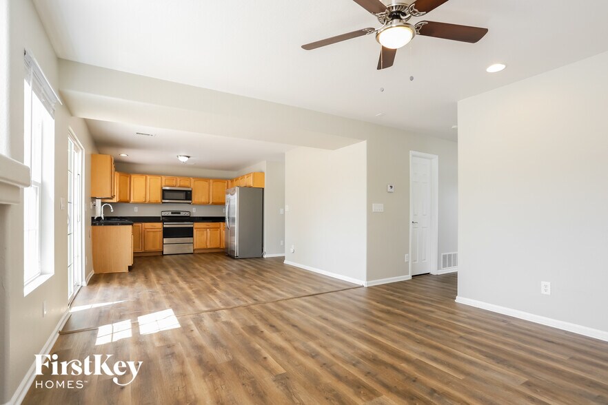 Building Photo - 5047 Orleans Ct