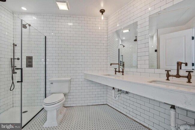 Building Photo - 1402 H St NE