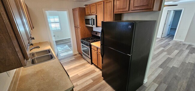 Building Photo - 1401 E Sherman Dr