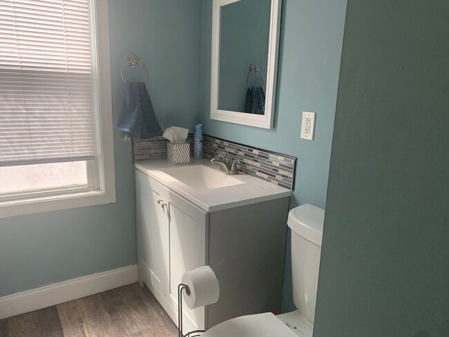 Building Photo - 549 4th St