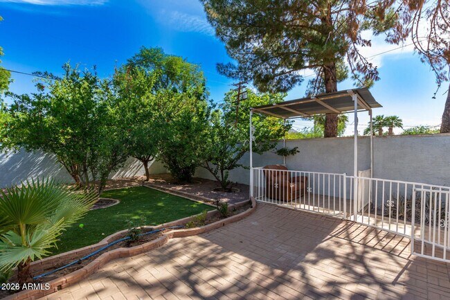 Building Photo - 1212 E McLellan Blvd