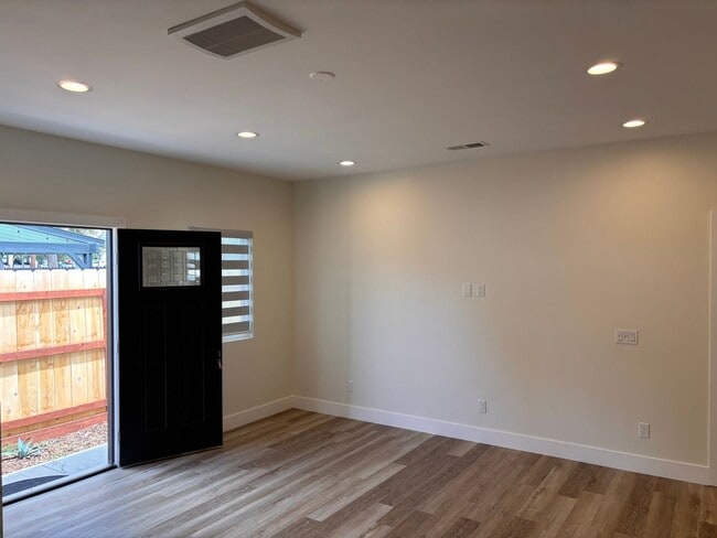 Building Photo - Brand New 2 Bedrooms 2 full baths home, AD...