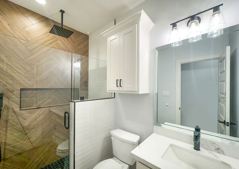 Building Photo - 3307 Aurora Ln