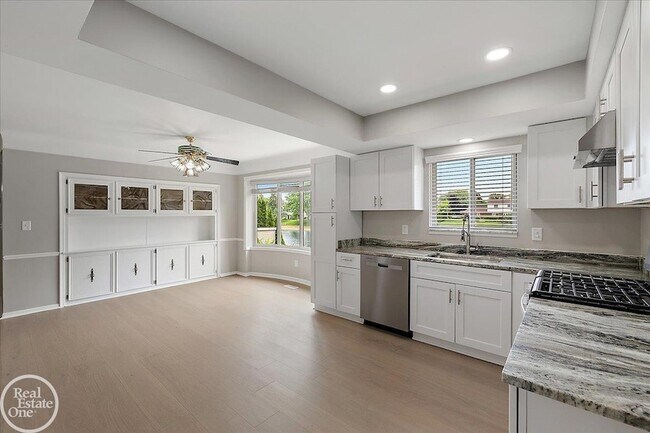 Building Photo - 2532 Belle View Dr