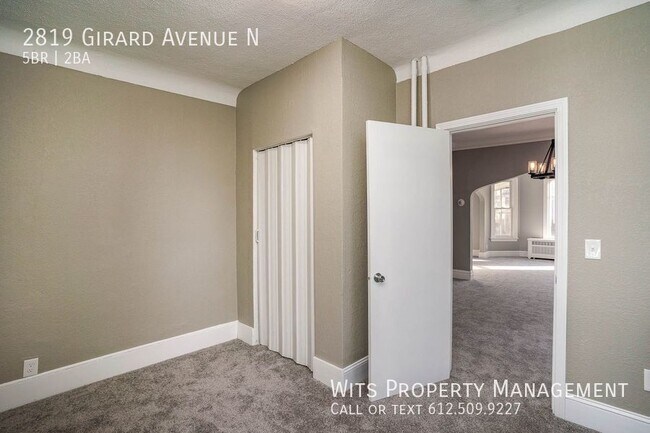 Building Photo - 2819 N Girard Ave