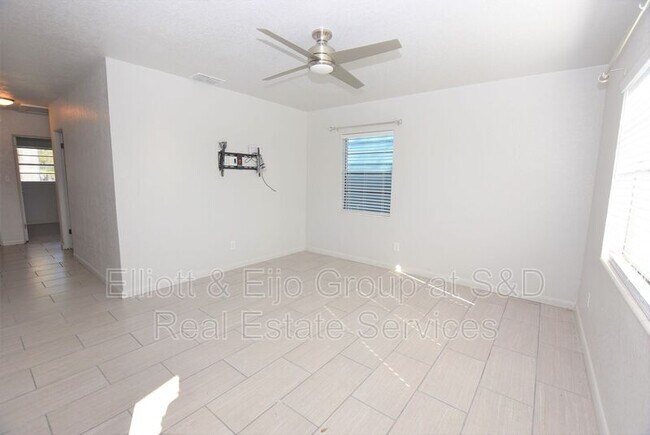 Building Photo - 117 Flamingo Dr
