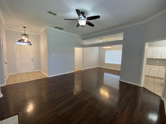 Building Photo - Spectacular 4 Bed 2 Bath in South Lubbock! Cooper School District!