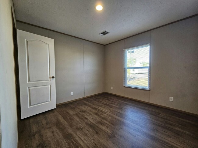 Building Photo - 1009 Wabash Ct