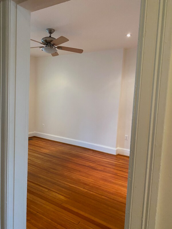 Building Photo - 115 17th St SE