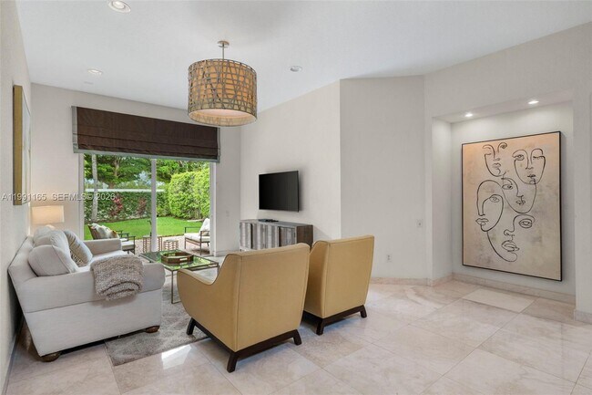 Building Photo - 896 Spinnaker Dr