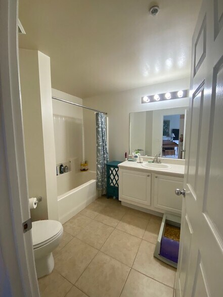 Building Photo - 5601 Bentgrass Dr