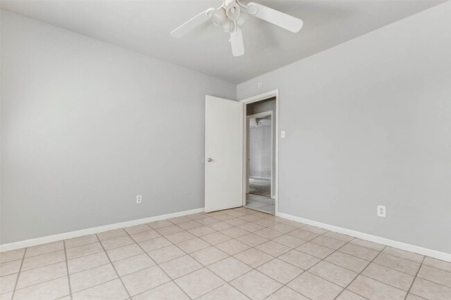 Building Photo - 3918 Dalmatian Dr