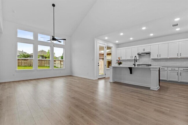 Building Photo - 547 Billowing Way