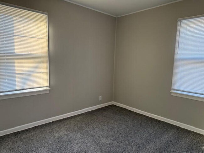 Building Photo - 2143 S Wichita St