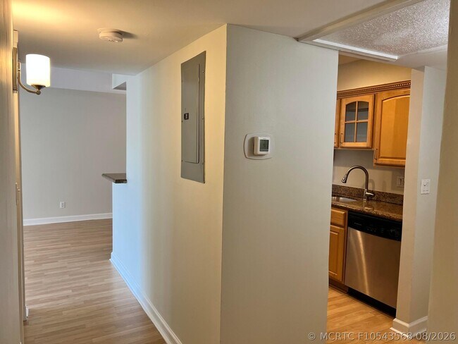 Building Photo - 1515 E Broward Blvd