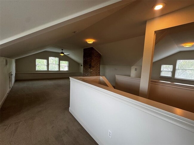 Building Photo - 1216 W 22nd St