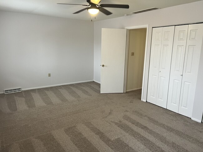 Building Photo - 18 Cedar Creek Ct